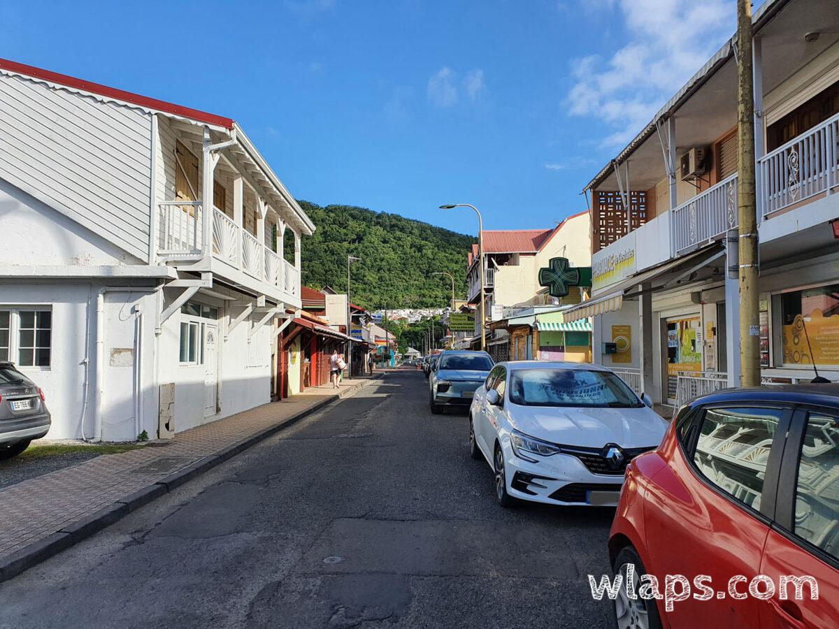 Dans les rues du village de Déhé