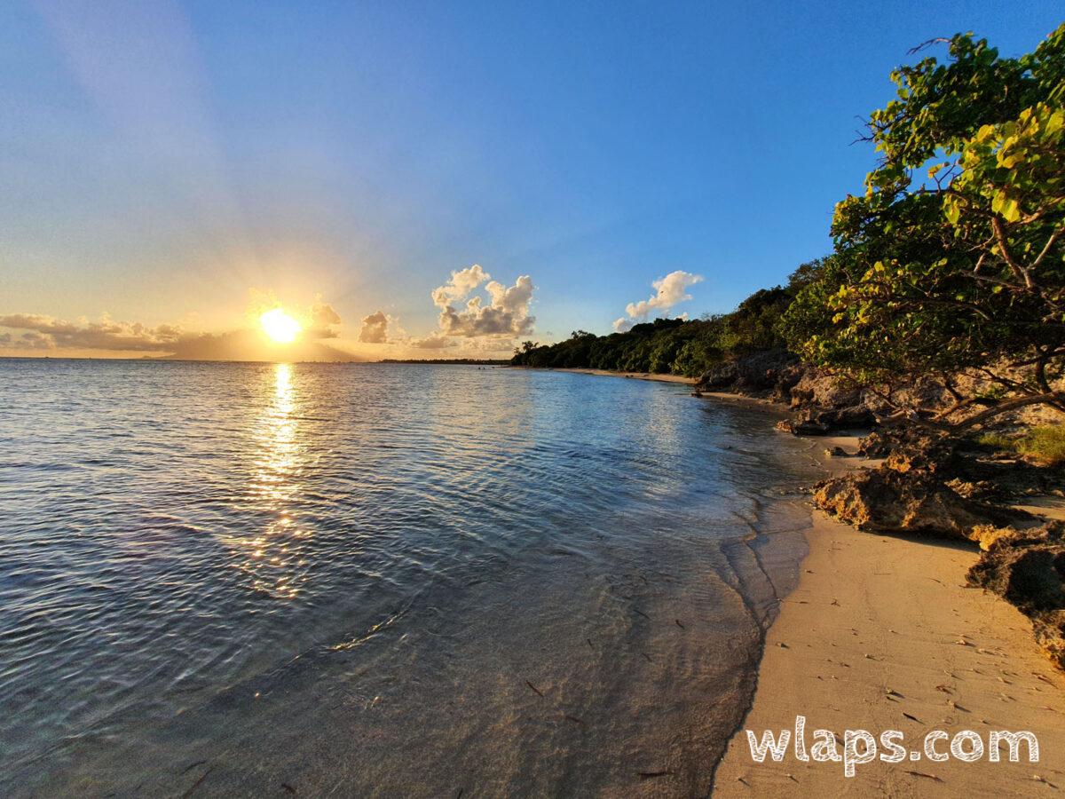 Soleil couchant en Grande Terre sur Saint François en Guadeloupe
