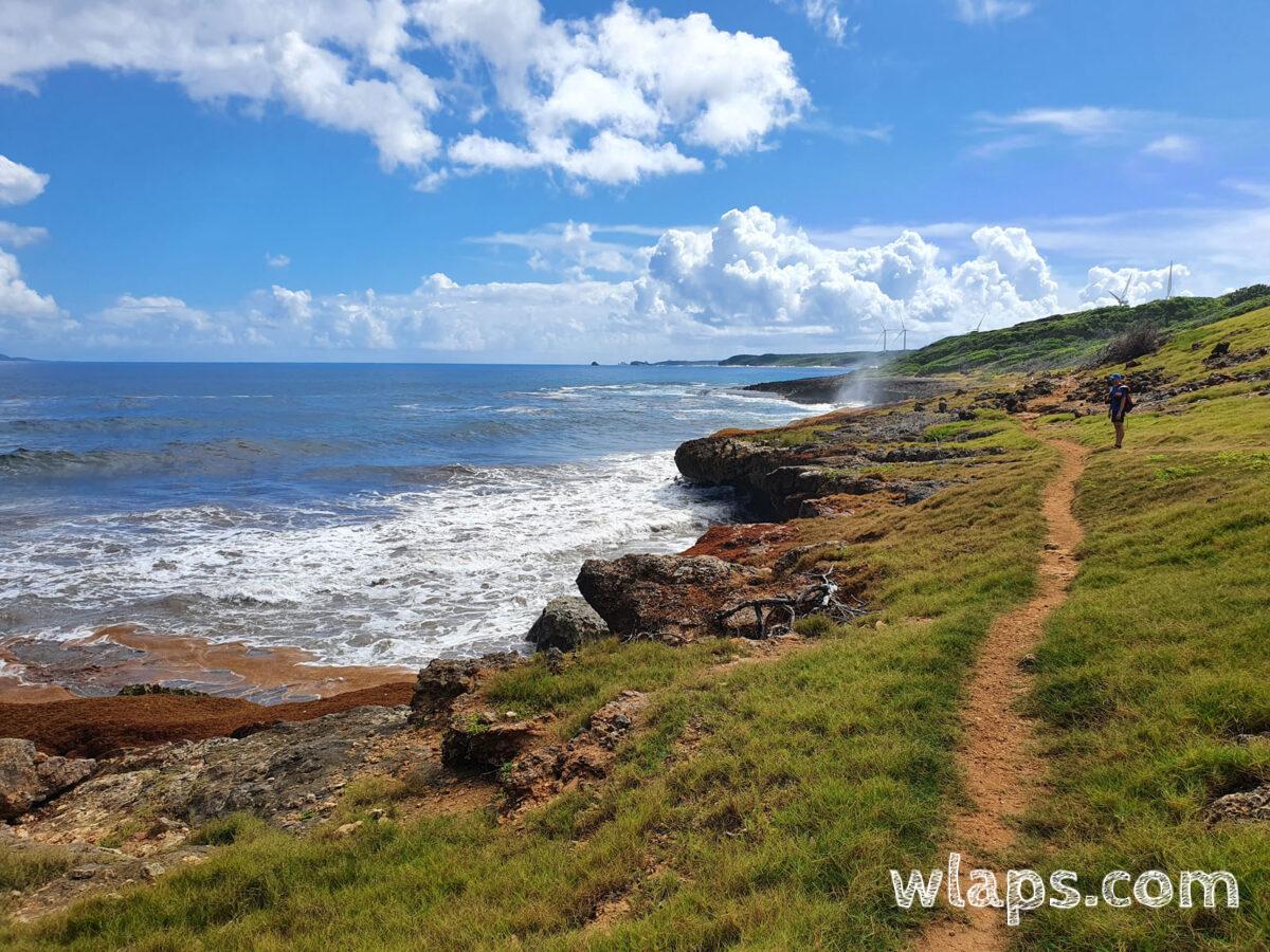 Sur le sentier de randonnée en direction de la Baie Sainte Marie