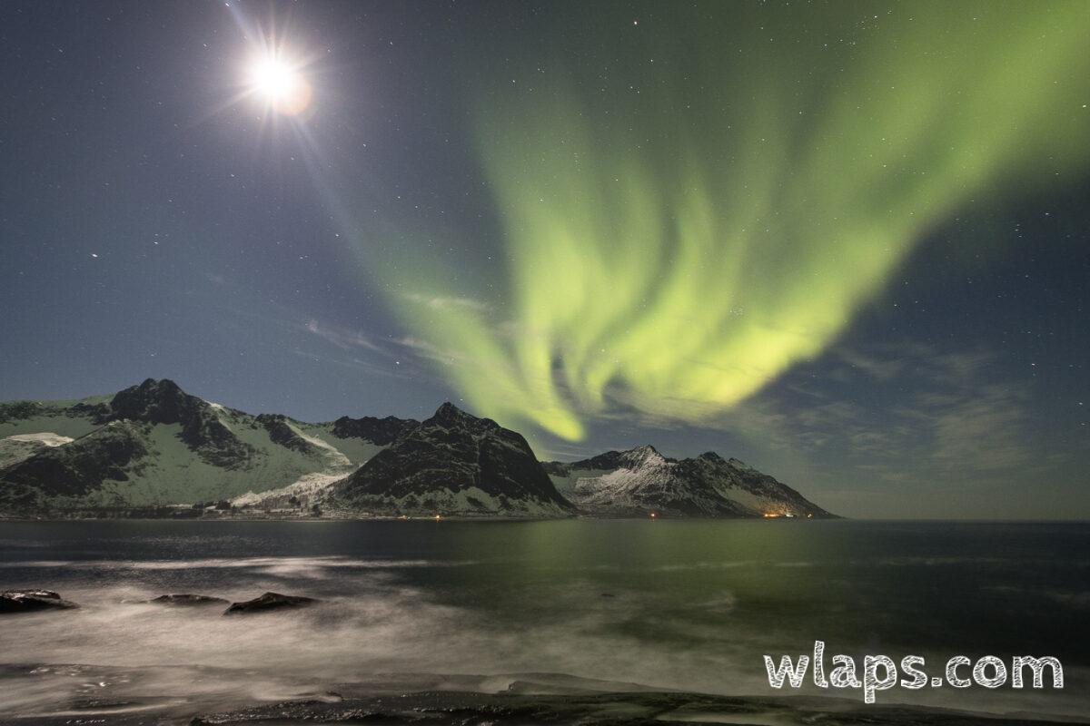Aurore boréale sur l'île de Senja Aurore boréale sur l'île de Senja en Norvège